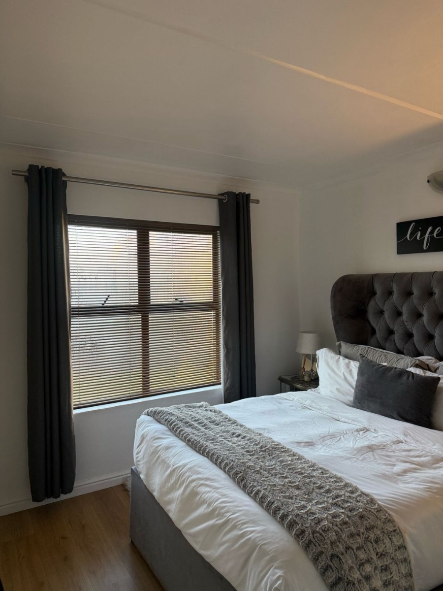 To Let 2 Bedroom Property for Rent in Vredekloof East Western Cape